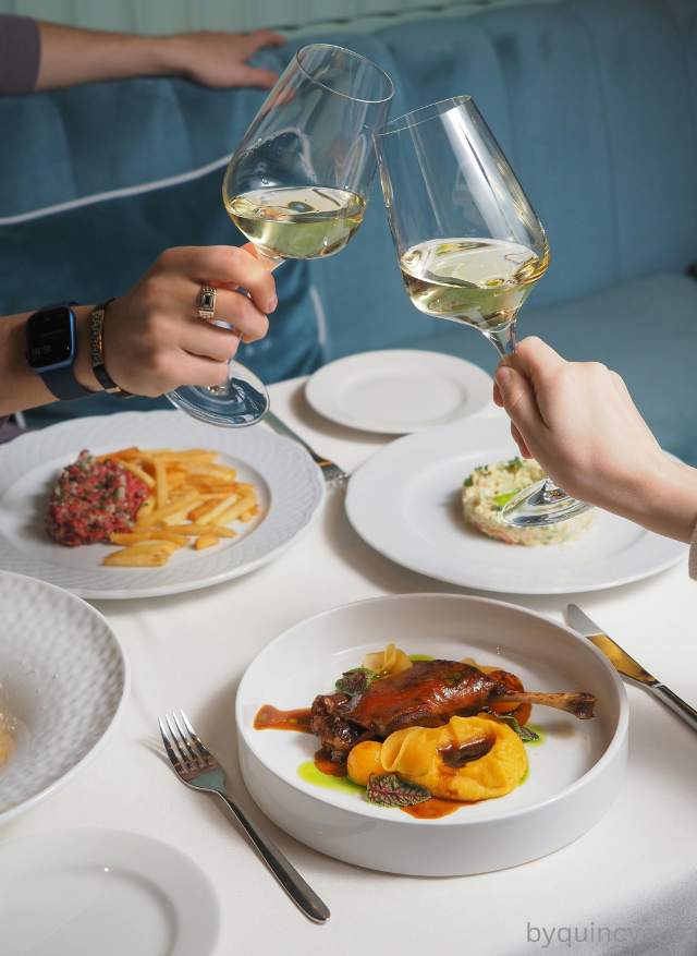 easy diy valentine gift for boyfriend dinner night