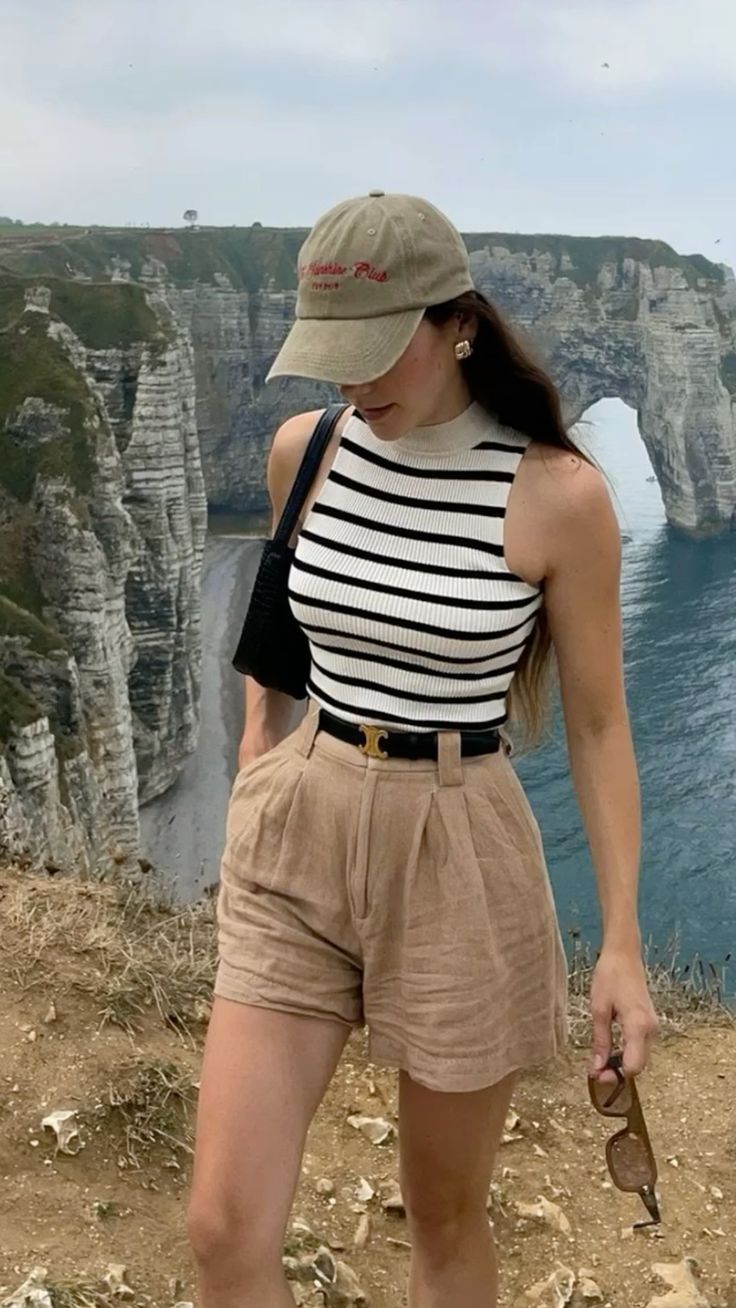  A lady dressed for friends date outfit idea.