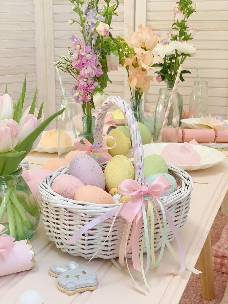 Easter-Themed Table Tray Display