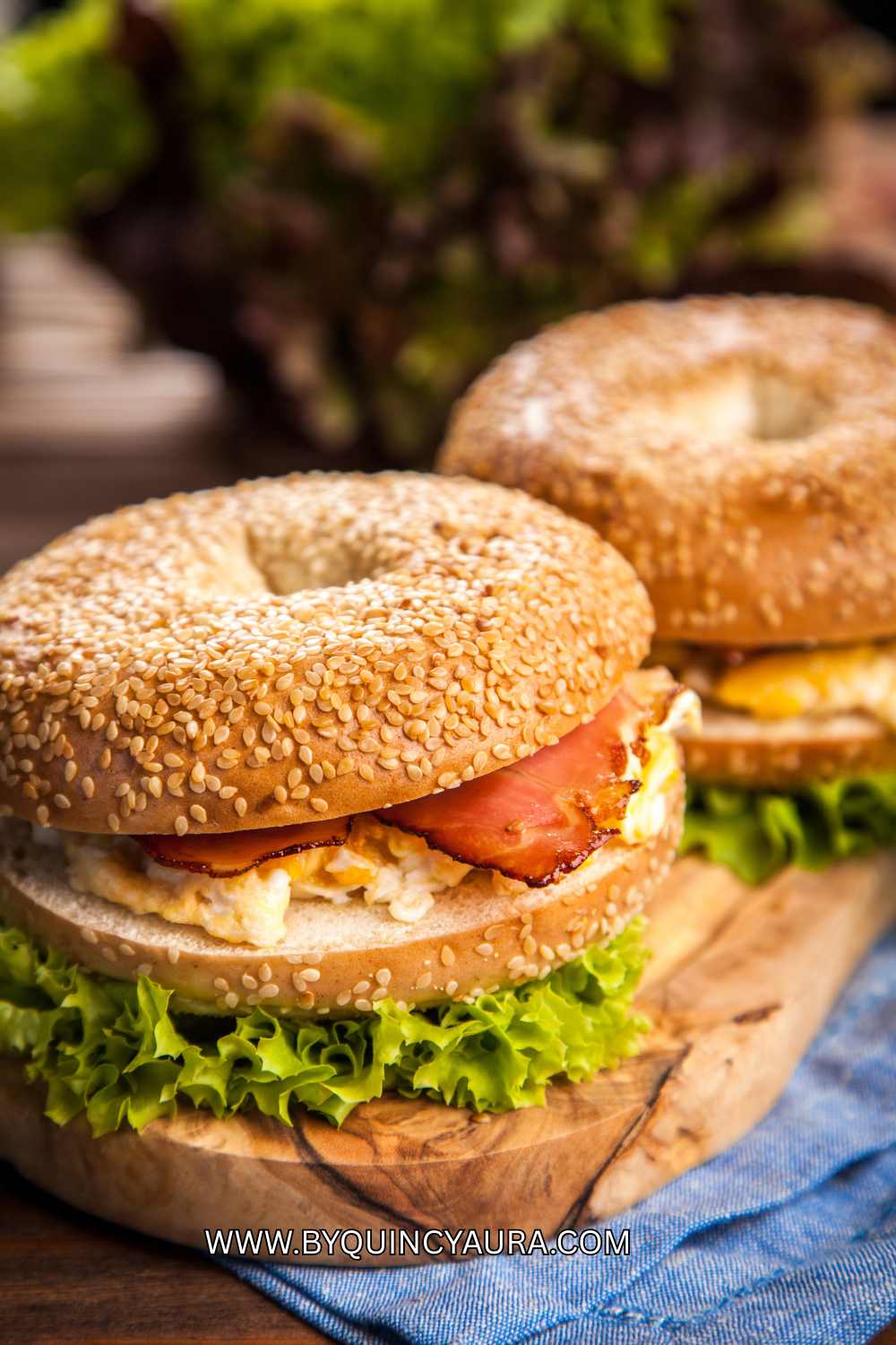 Mini Bagel Sandwiches with Egg & Veggies