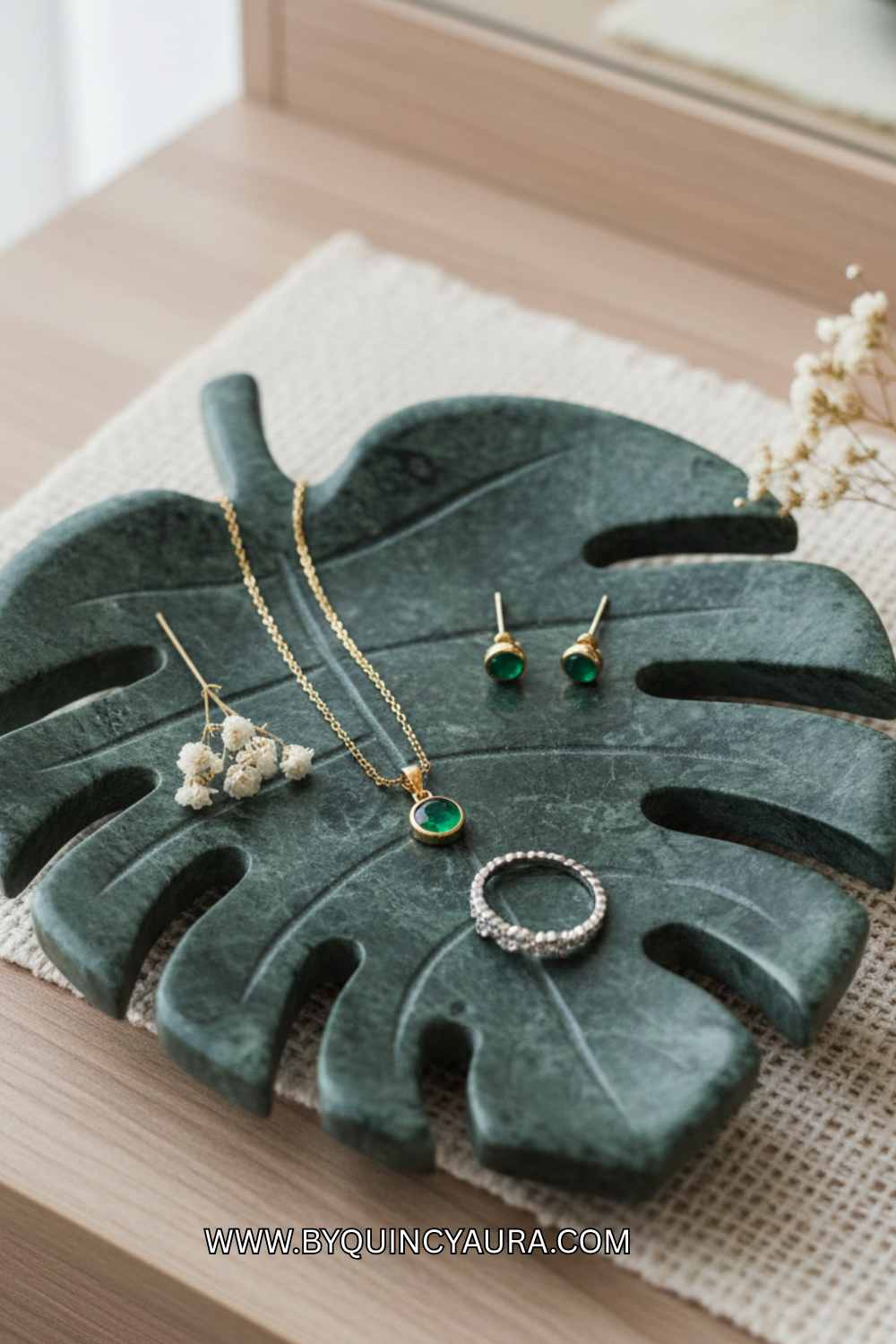 A stylish tray for jewelry.