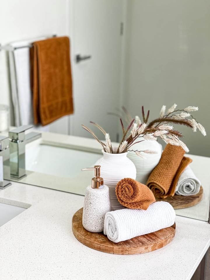 Display Rolled Towels Like a Spa