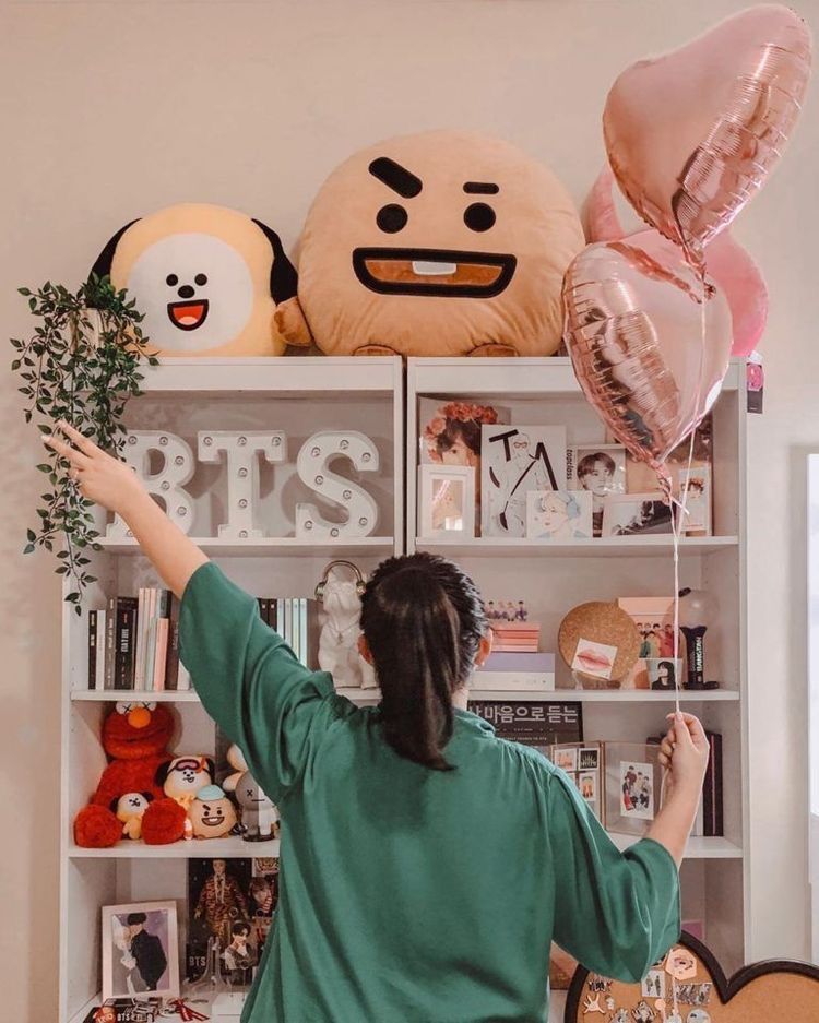 Shelf That Matches Your Bedroom Style