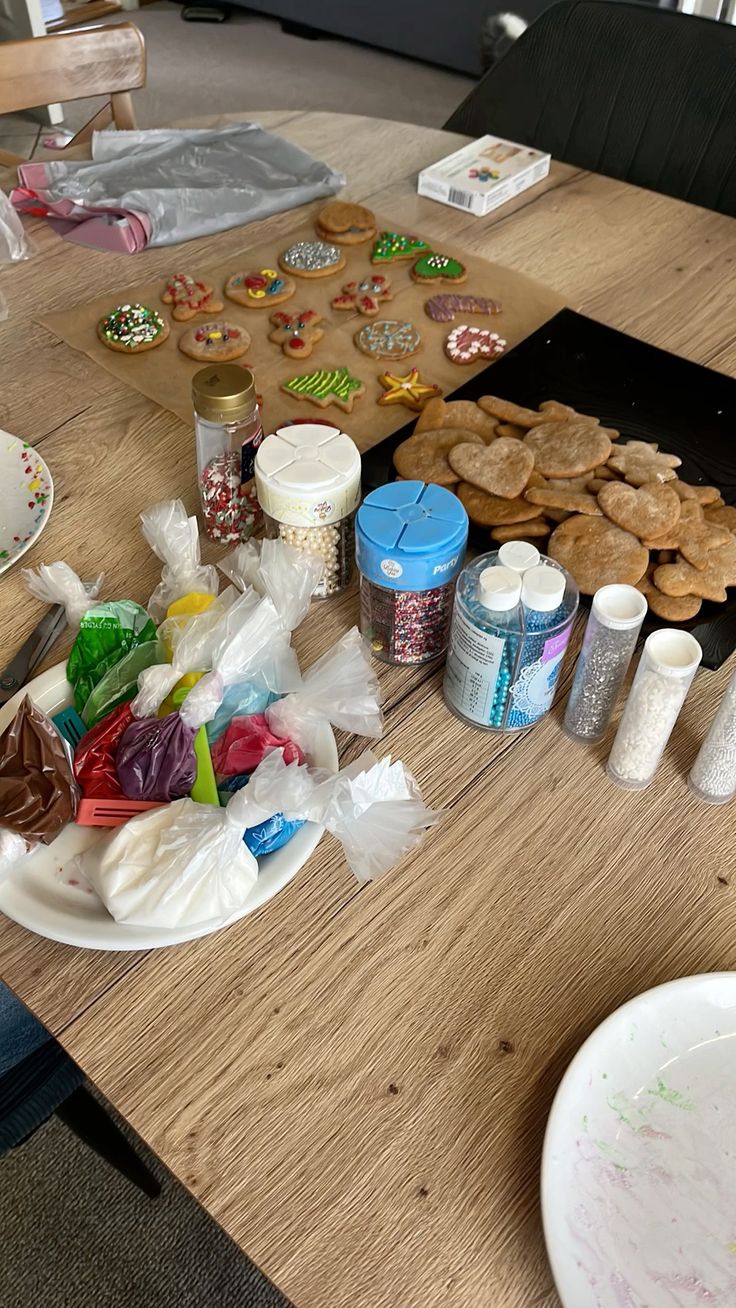 Cookie decorating
