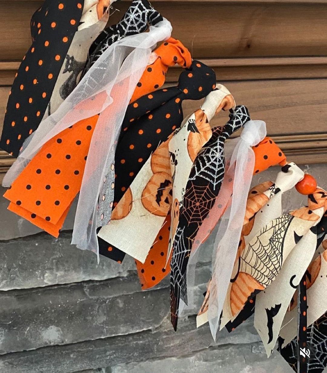 Use Old Fabric to Make Halloween Banners